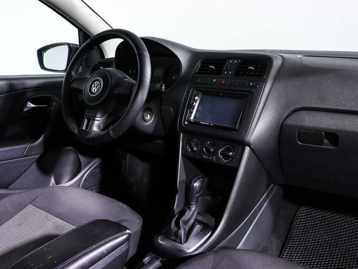 Volkswagen Polo с пробегом — 2011 год. Фото: #8