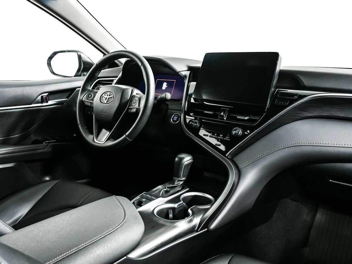 Toyota Camry с пробегом — 2023 год. Фото: #8