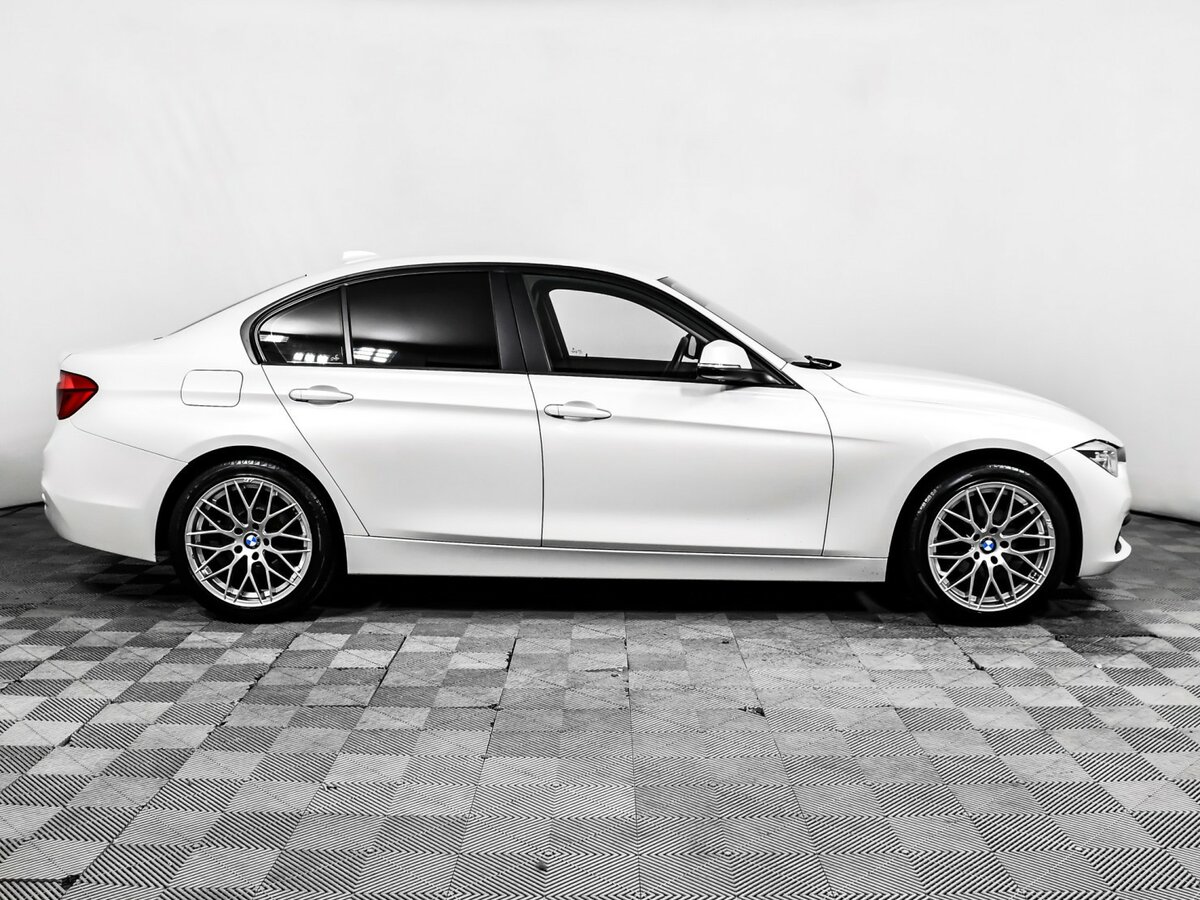 BMW 3 серии с пробегом — 2017 год. Фото: #3