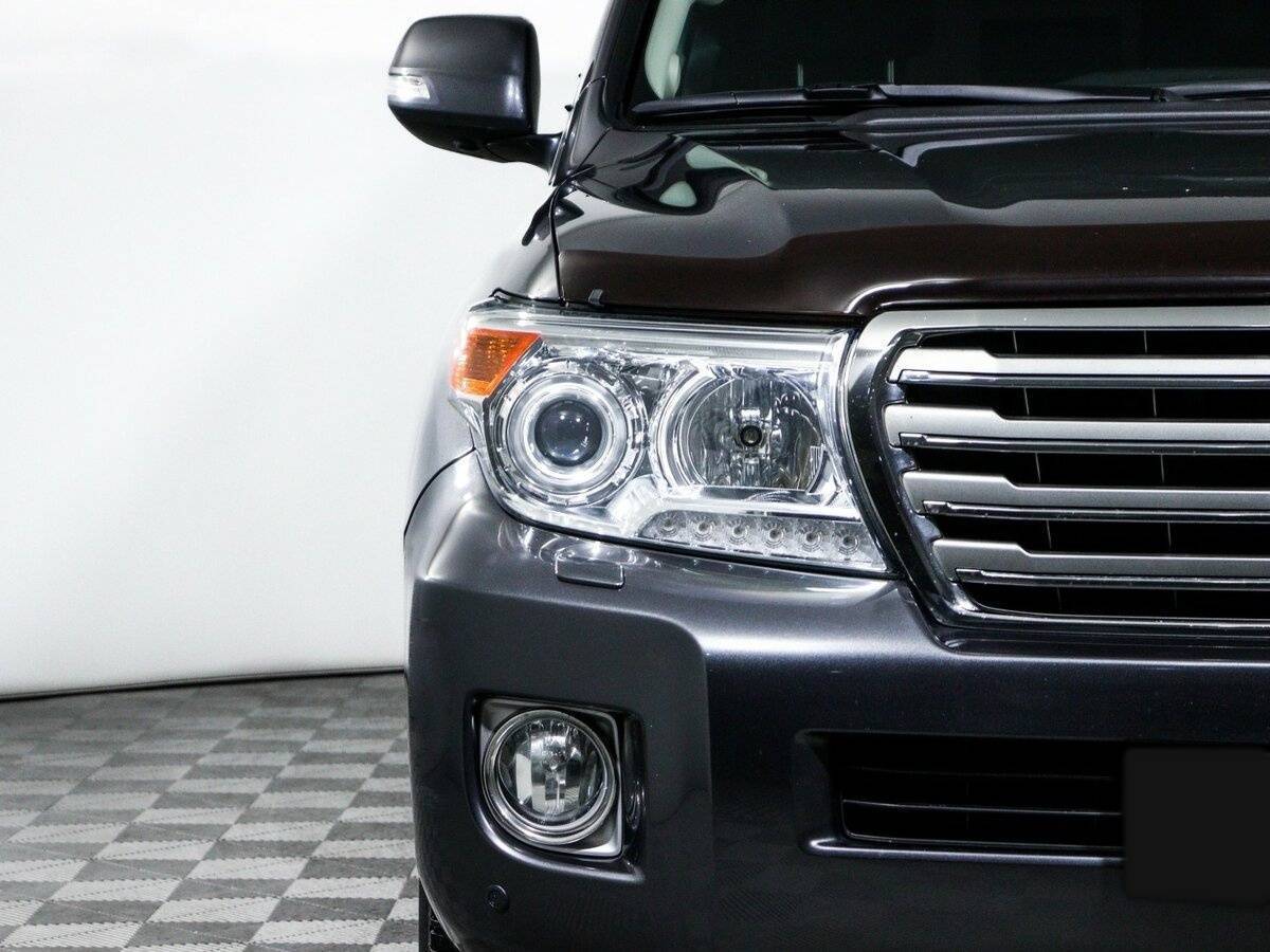 Toyota Land Cruiser с пробегом — 2014 год. Фото: #17