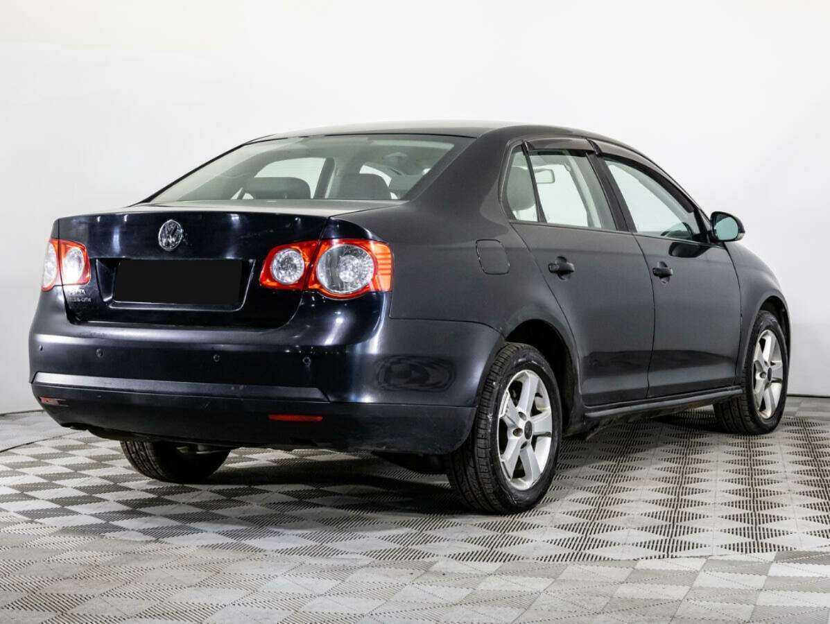 Volkswagen Jetta с пробегом — 2009 год. Фото: #4