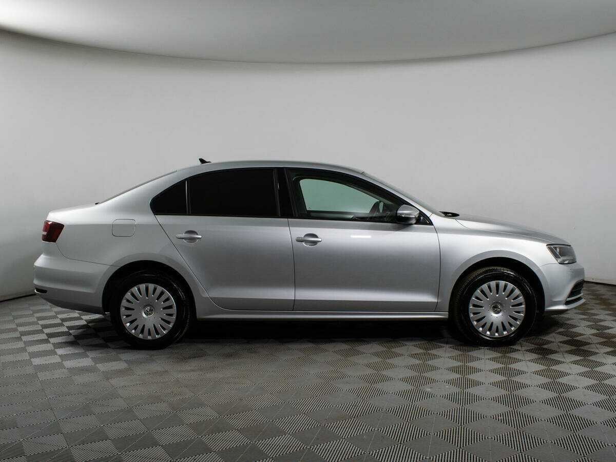 Volkswagen Jetta с пробегом — 2018 год. Фото: #3