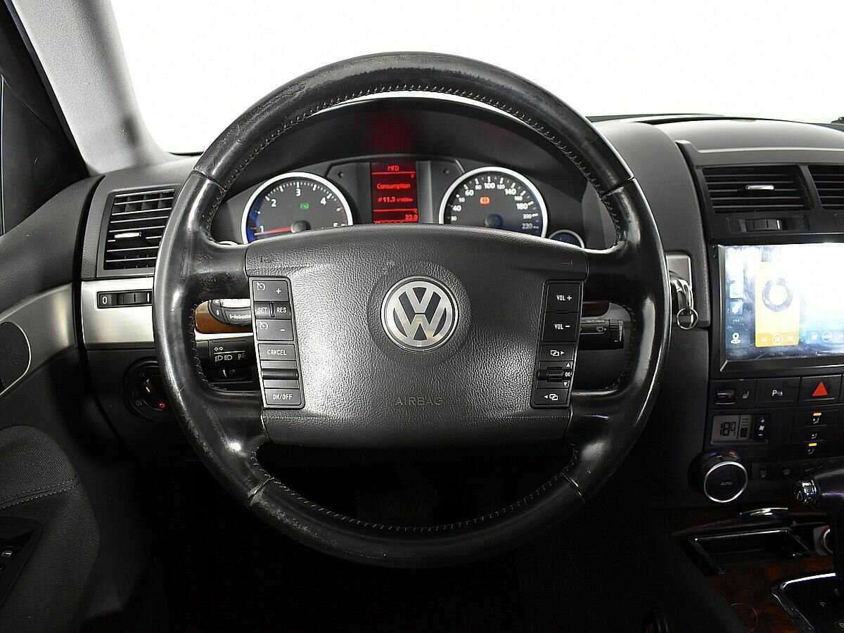 Volkswagen Touareg с пробегом — 2008 год. Фото: #10