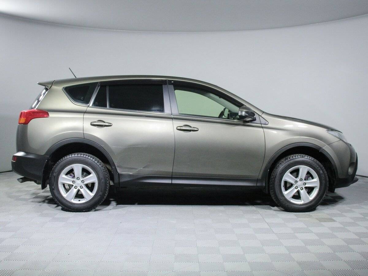 Toyota RAV4 с пробегом — 2013 год. Фото: #3