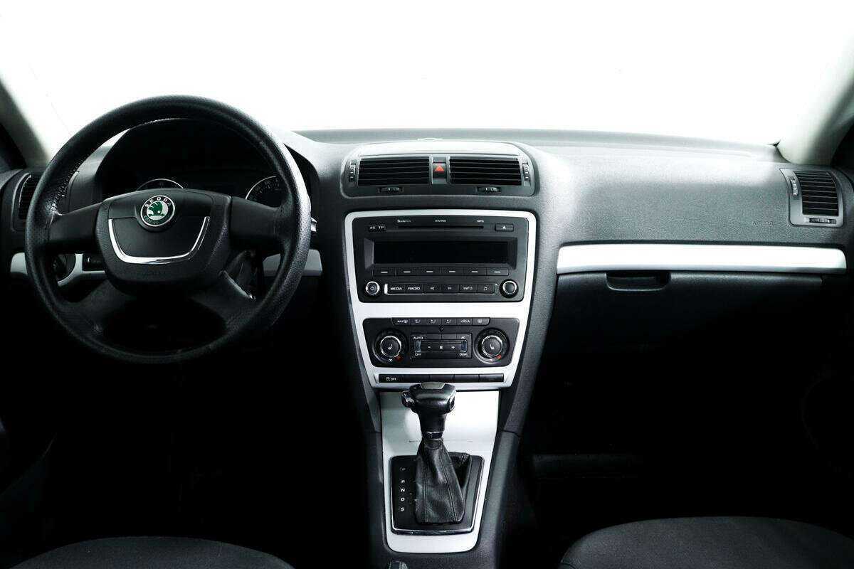 Skoda Octavia с пробегом — 2011 год. Фото: #10
