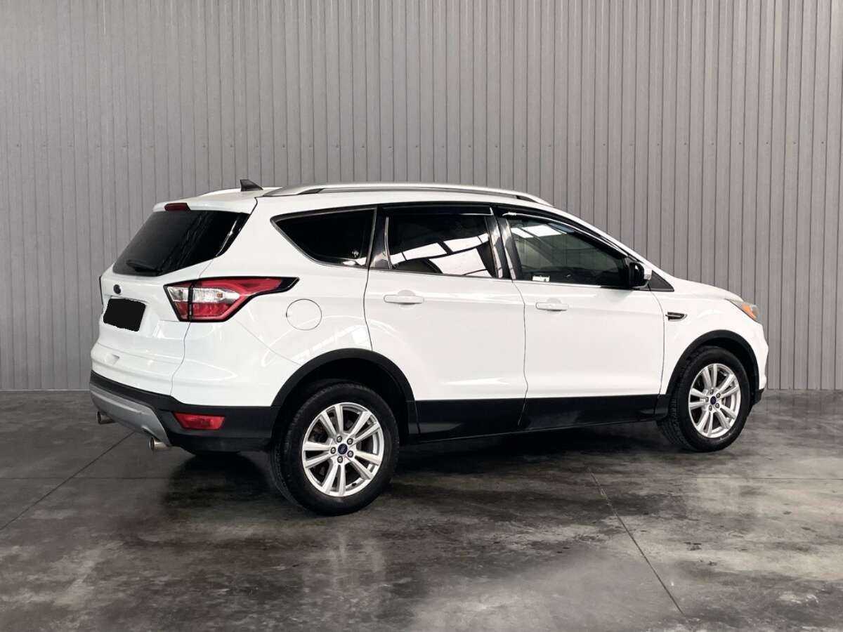 Ford Kuga с пробегом — 2017 год. Фото: #4