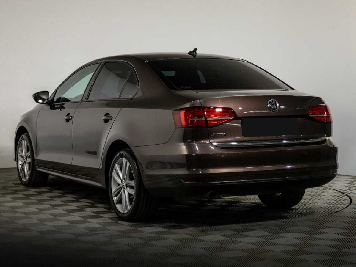 Volkswagen Jetta с пробегом — 2016 год. Фото: #5