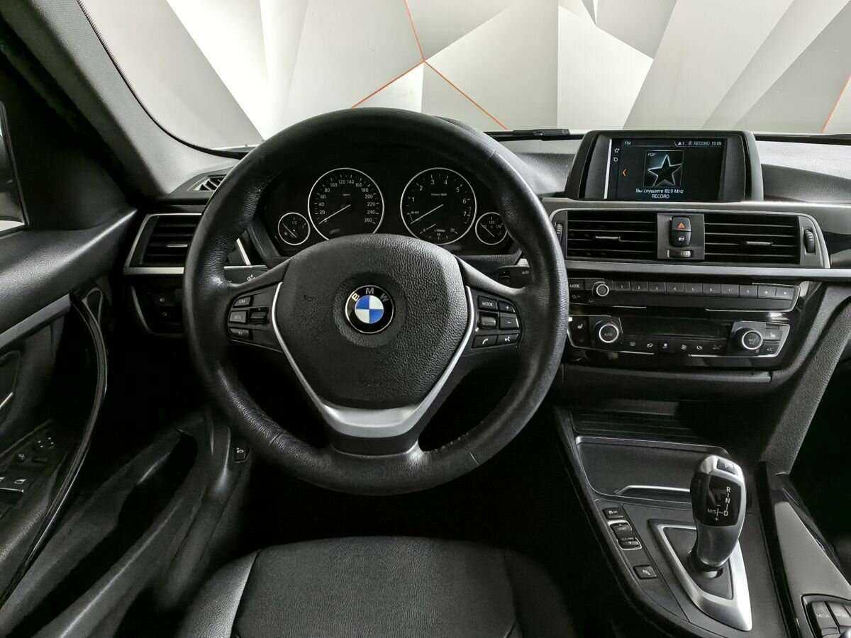 BMW 3 серии с пробегом — 2018 год. Фото: #14