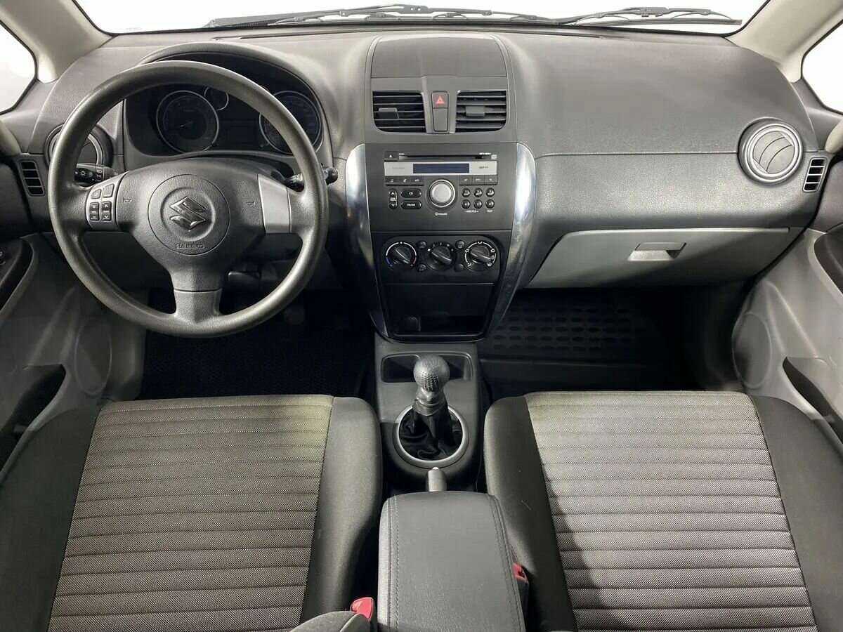 Suzuki SX4 с пробегом — 2010 год. Фото: #7