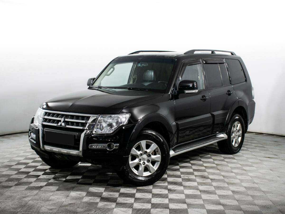 Mitsubishi Pajero с пробегом — 2015 год. Фото: #0
