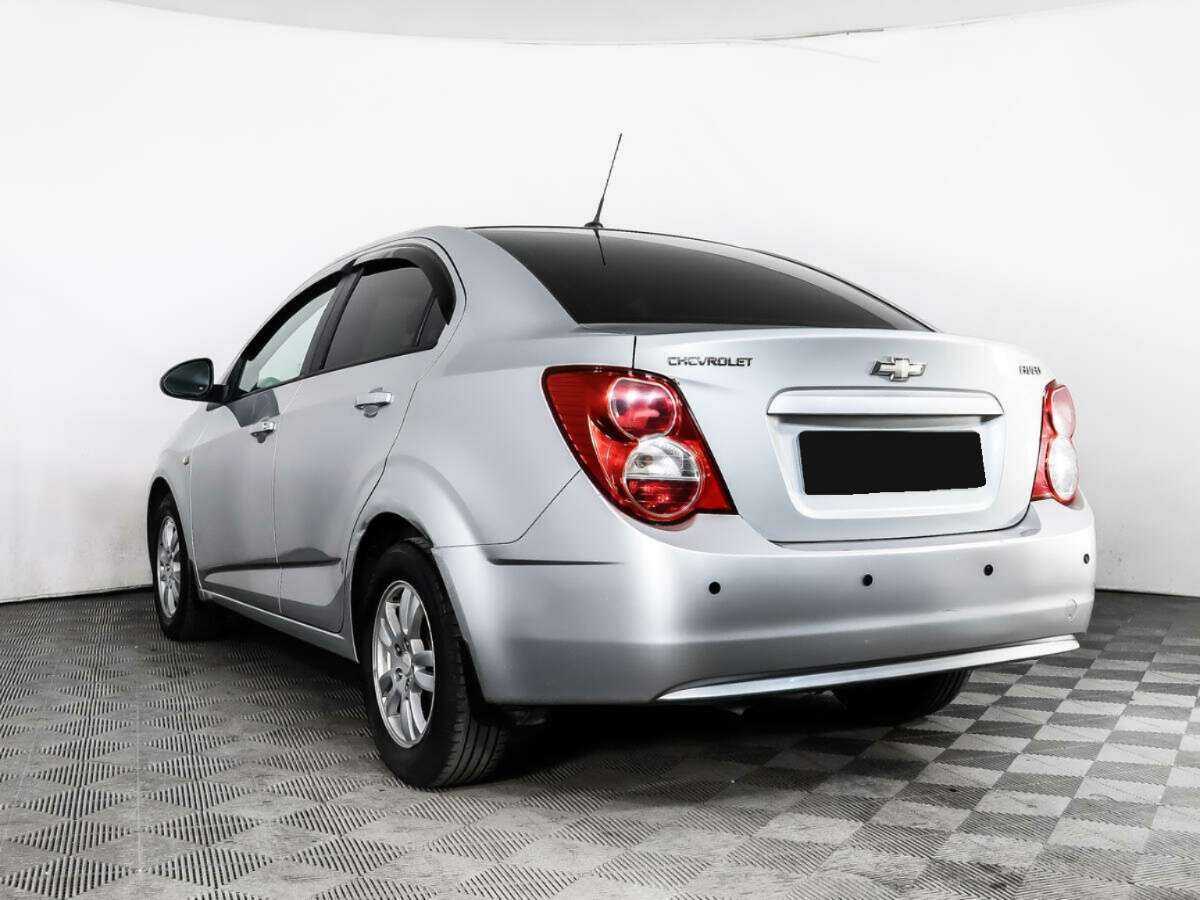 Chevrolet Aveo с пробегом — 2013 год. Фото: #6