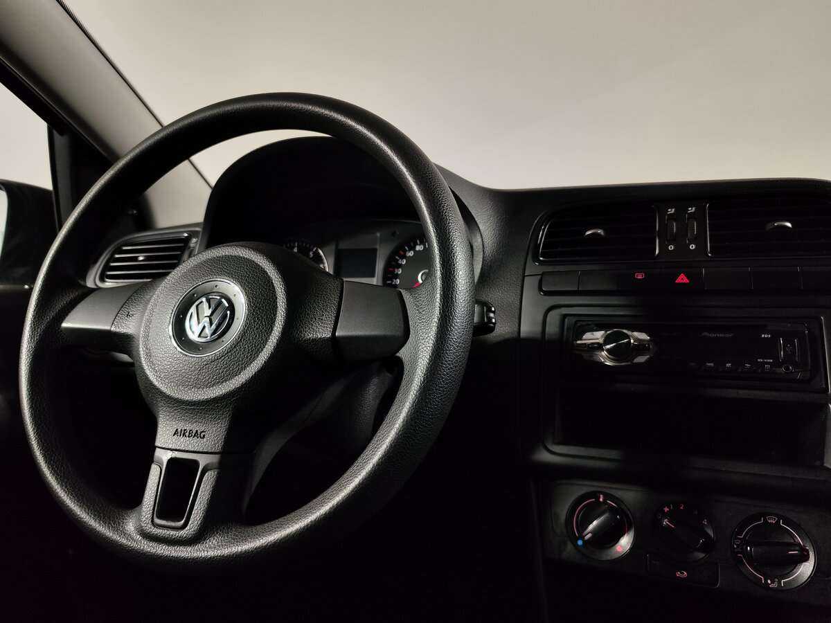 Volkswagen Polo с пробегом — 2011 год. Фото: #5