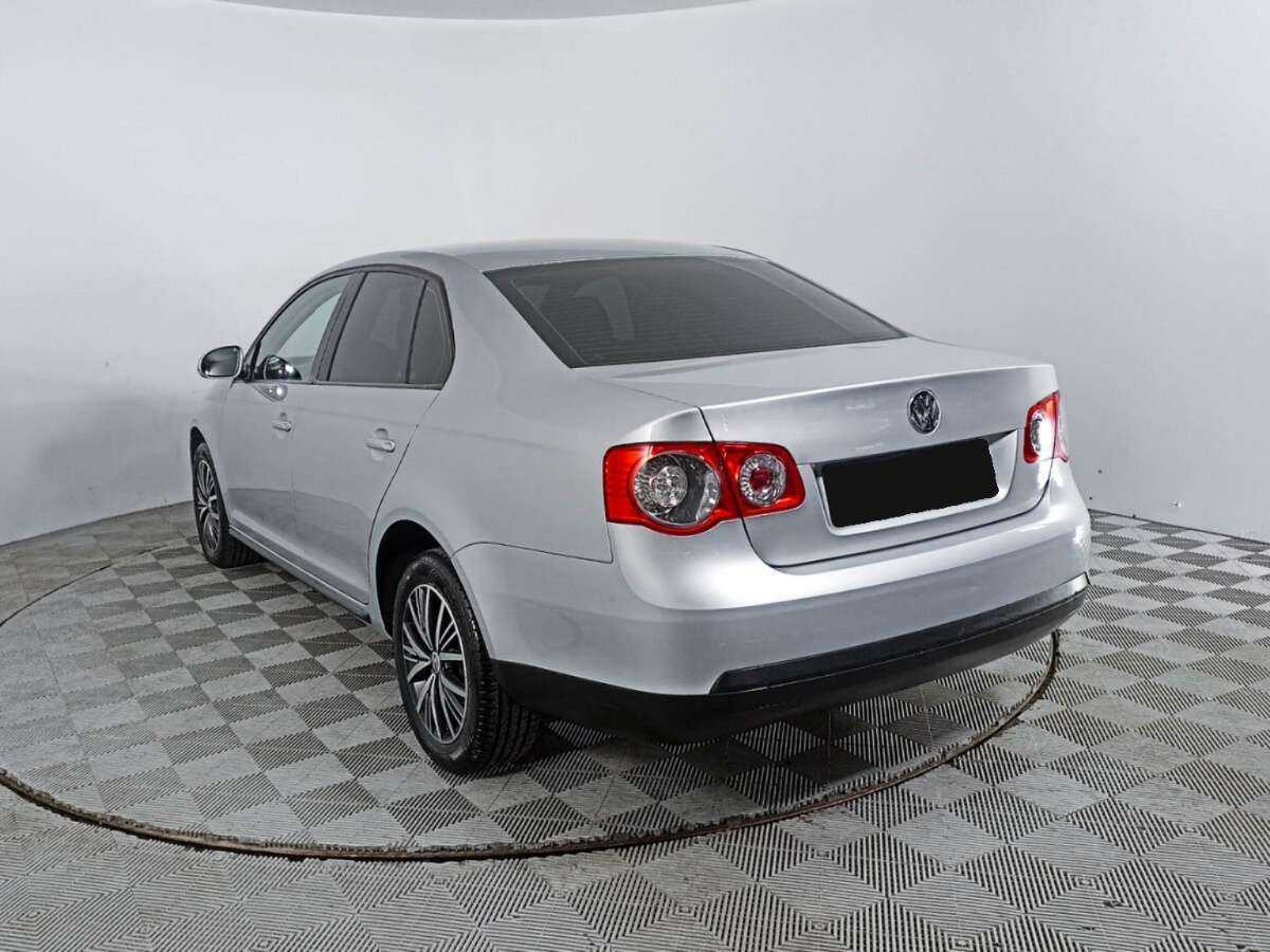 Volkswagen Jetta с пробегом — 2009 год. Фото: #6