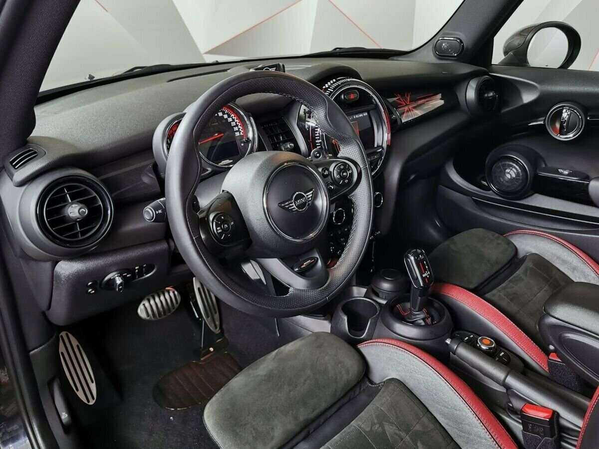 Mini Hatch с пробегом — 2018 год. Фото: #12
