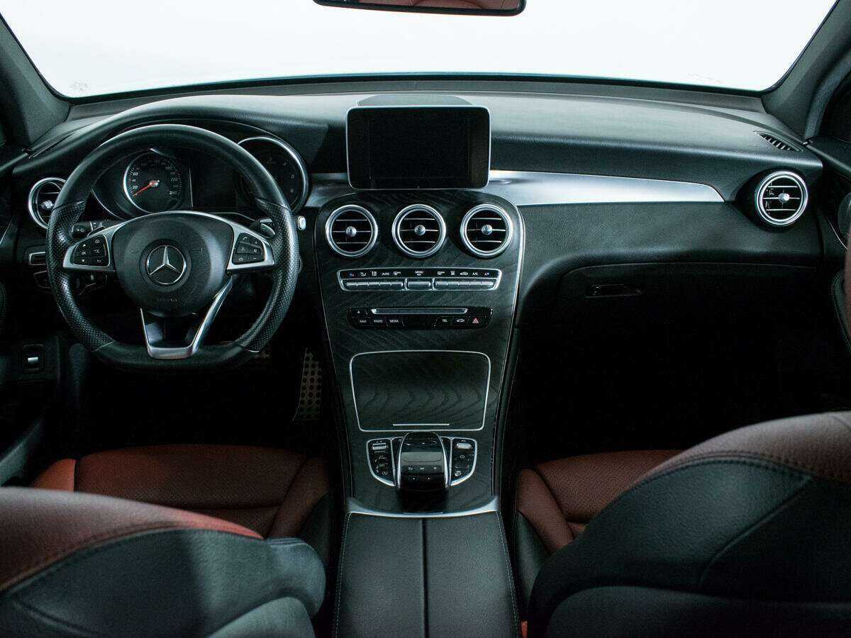 Mercedes-Benz GLC Coupe с пробегом — 2017 год. Фото: #11