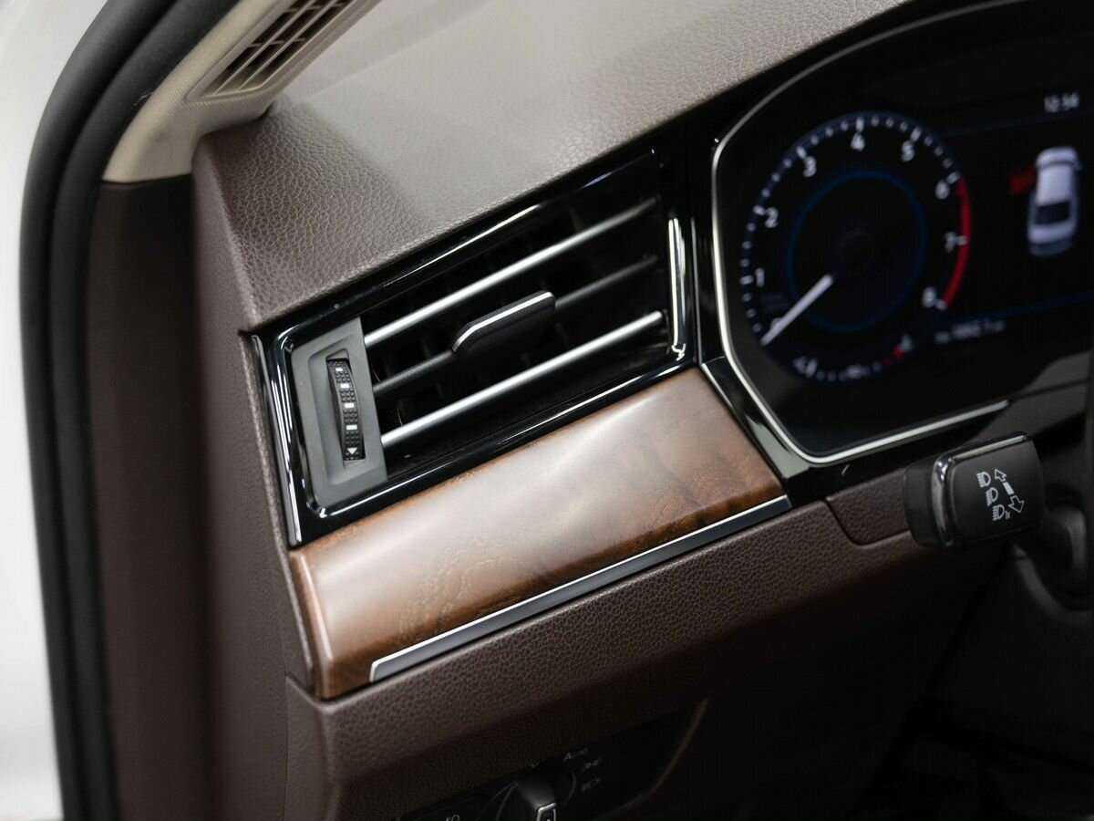 Volkswagen Passat с пробегом — 2016 год. Фото: #18