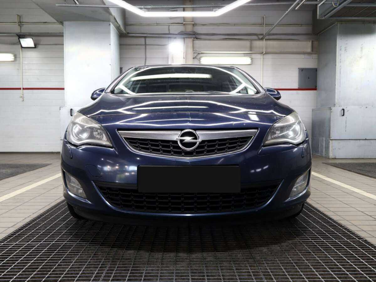Opel Astra с пробегом — 2011 год. Фото: #1