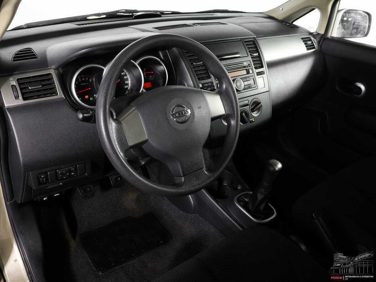 Nissan Tiida с пробегом — 2011 год. Фото: #13