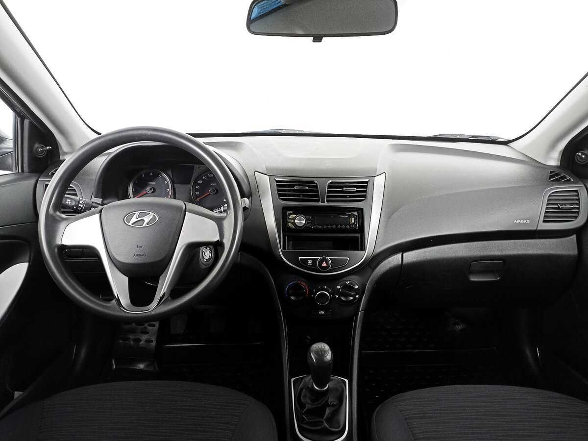 Hyundai Solaris с пробегом — 2014 год. Фото: #11