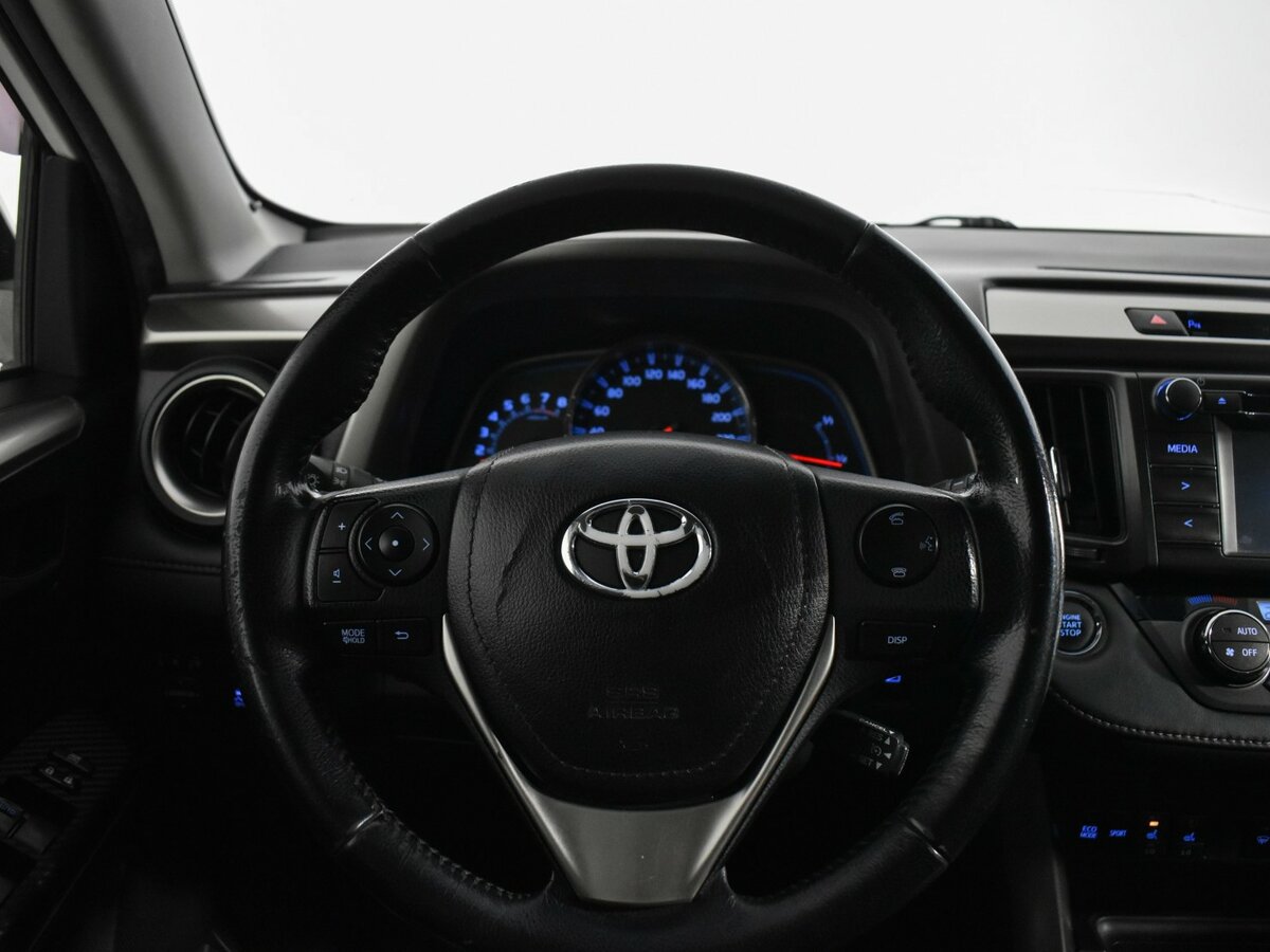 Toyota RAV4 с пробегом — 2015 год. Фото: #17