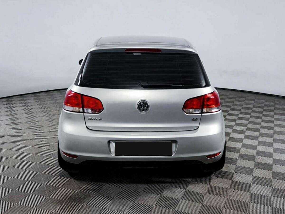 Volkswagen Golf с пробегом — 2010 год. Фото: #5