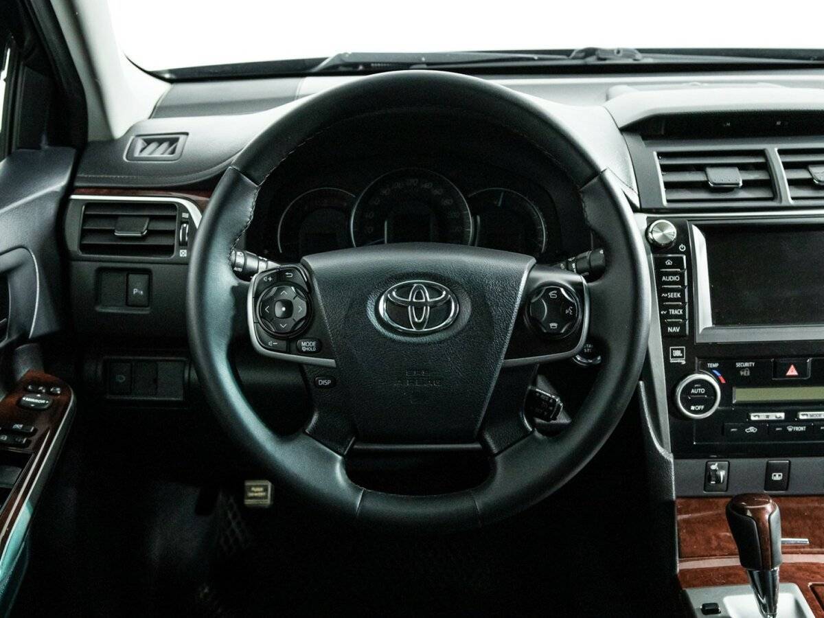 Toyota Camry с пробегом — 2011 год. Фото: #22