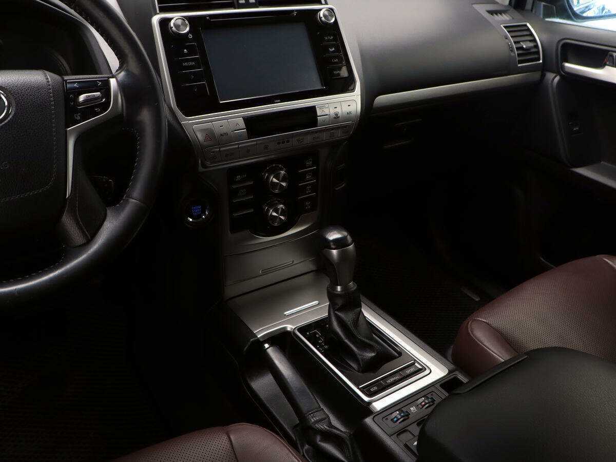 Toyota Land Cruiser Prado с пробегом — 2017 год. Фото: #17