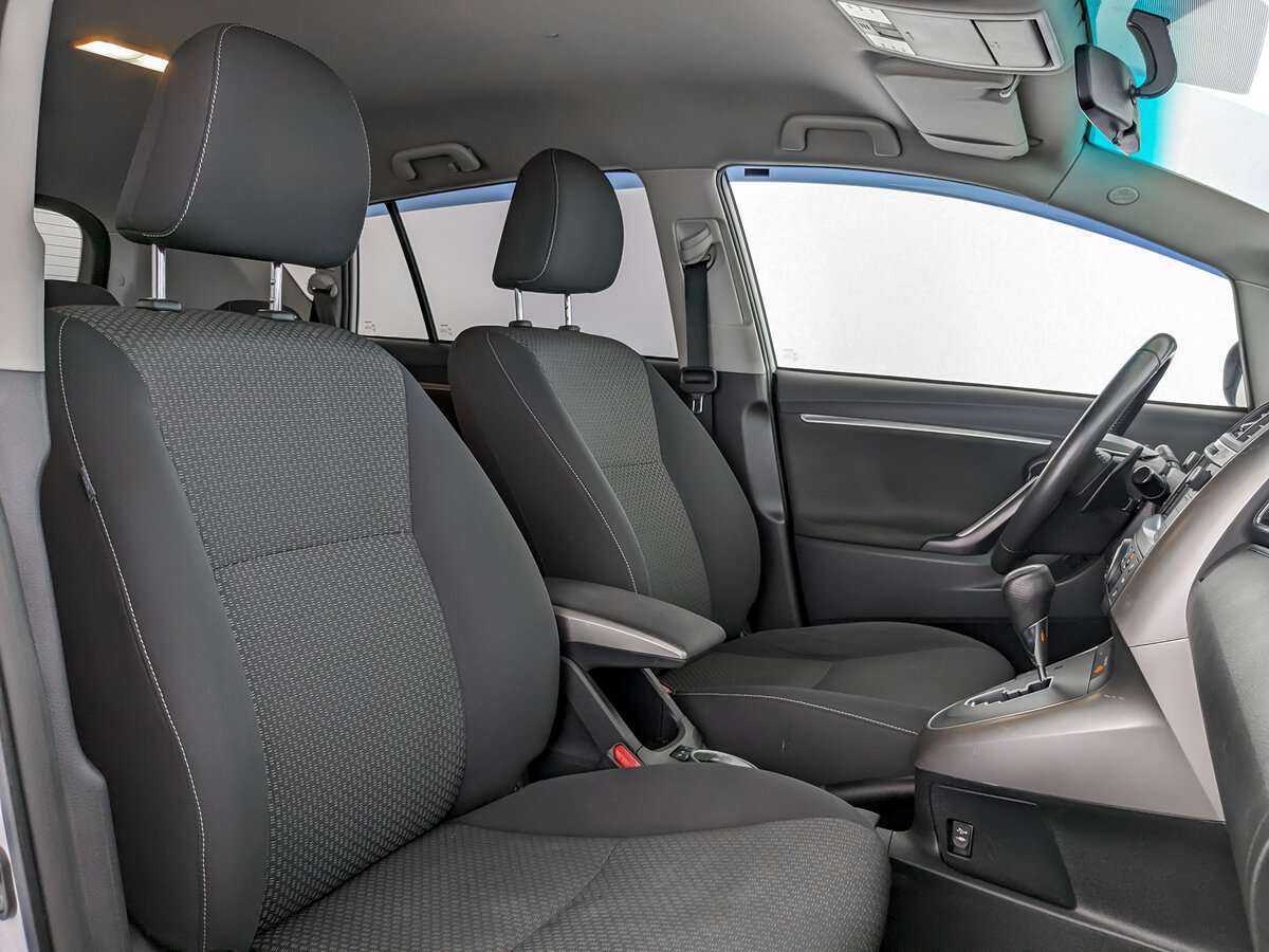 Toyota Verso с пробегом — 2013 год. Фото: #18