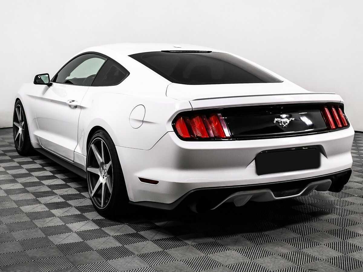 Ford Mustang с пробегом — 2015 год. Фото: #6