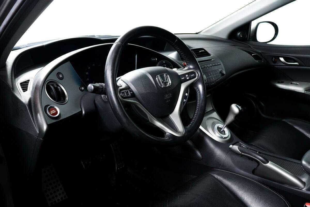 Honda Civic с пробегом — 2008 год. Фото: #12
