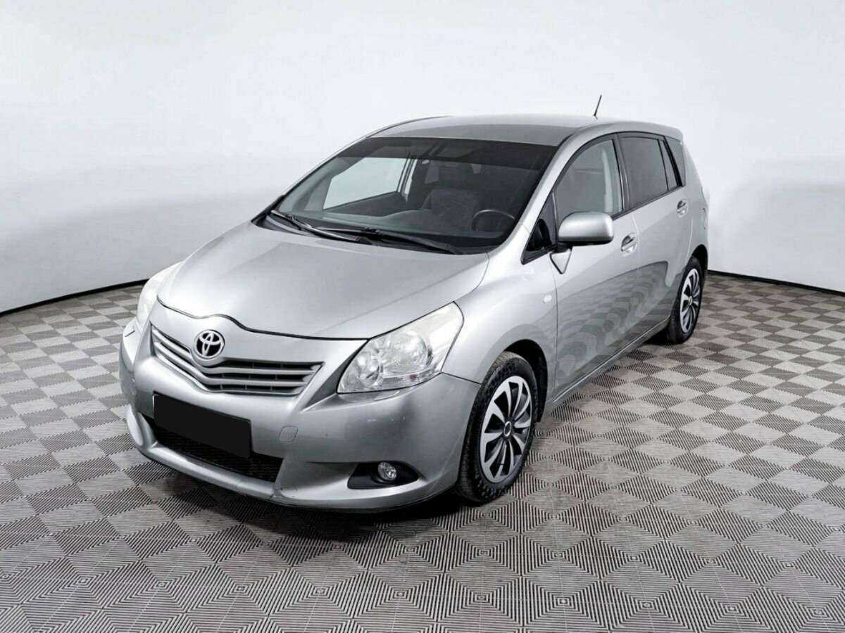 Toyota Verso с пробегом — 2012 год. Посмотреть фото