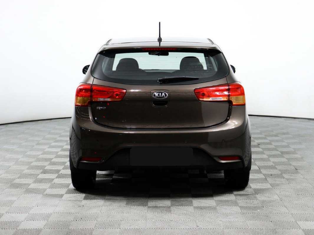 Kia Rio с пробегом — 2015 год. Фото: #5