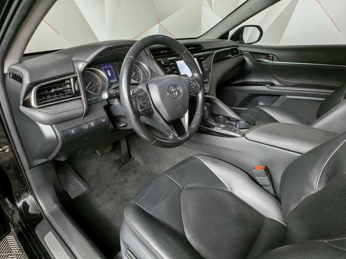 Toyota Camry с пробегом — 2019 год. Фото: #13