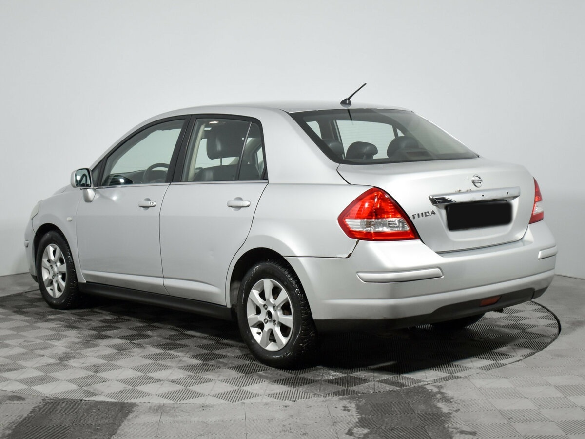 Nissan Tiida с пробегом — 2008 год. Фото: #6