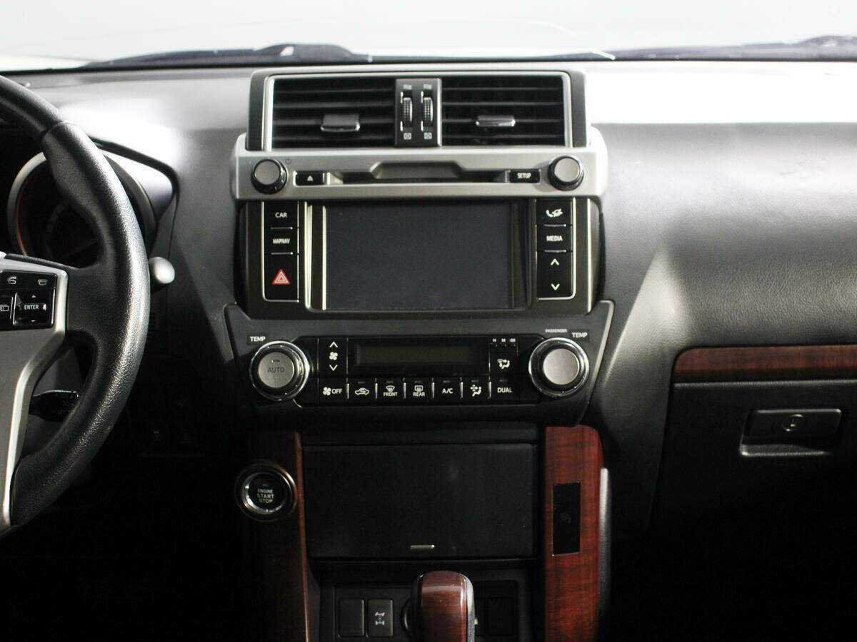Toyota Land Cruiser Prado с пробегом — 2017 год. Фото: #11