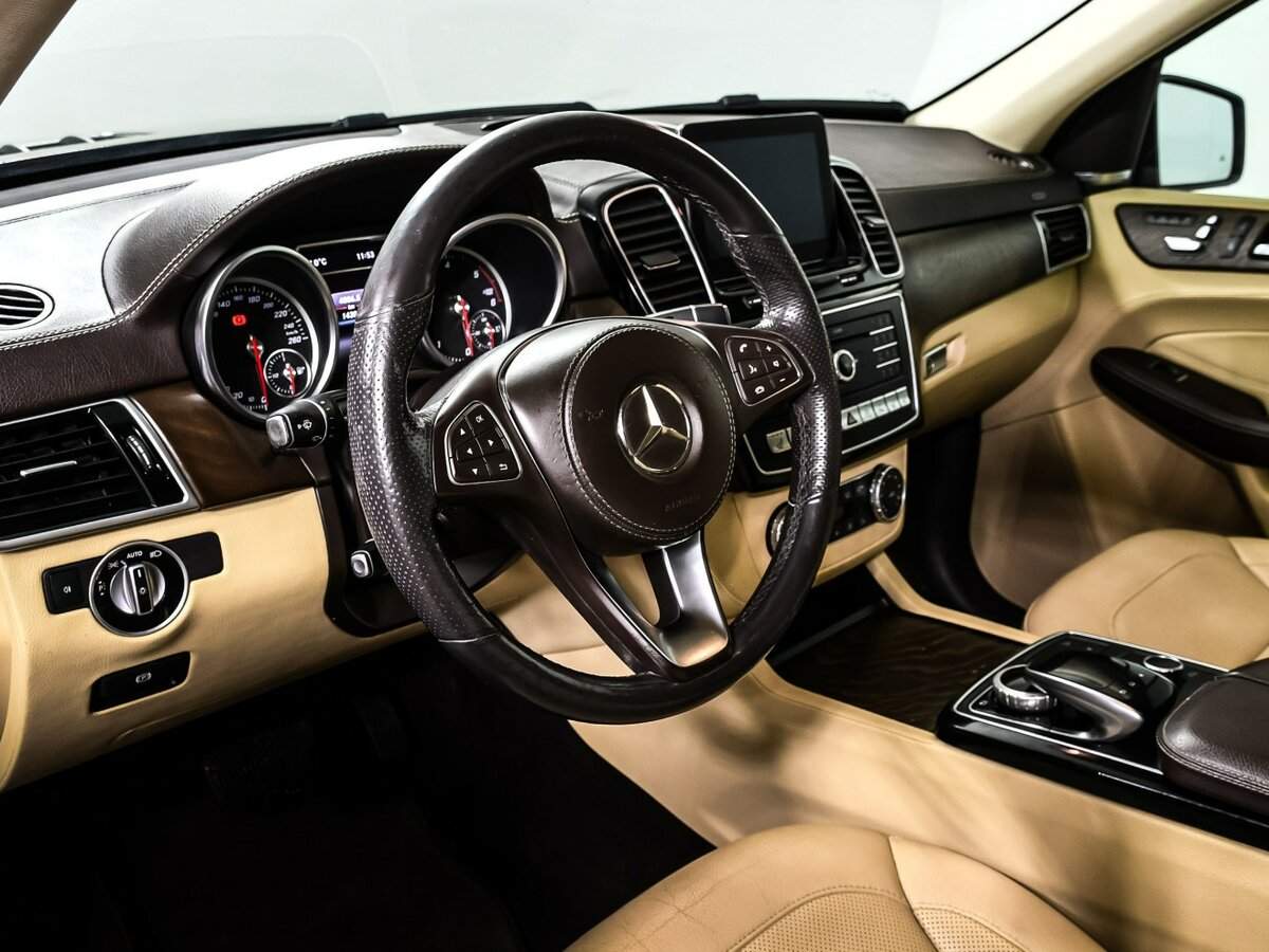 Mercedes-Benz GLS с пробегом — 2016 год. Фото: #12