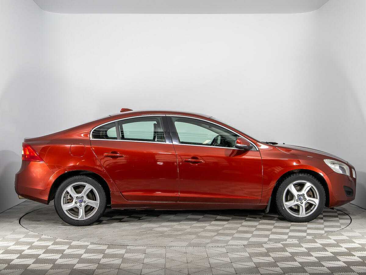 Volvo S60 с пробегом — 2011 год. Фото: #2