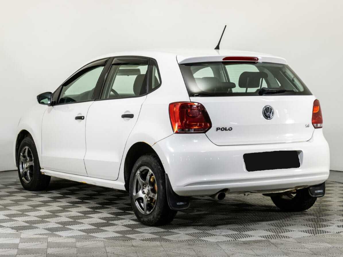 Volkswagen Polo с пробегом — 2010 год. Фото: #6