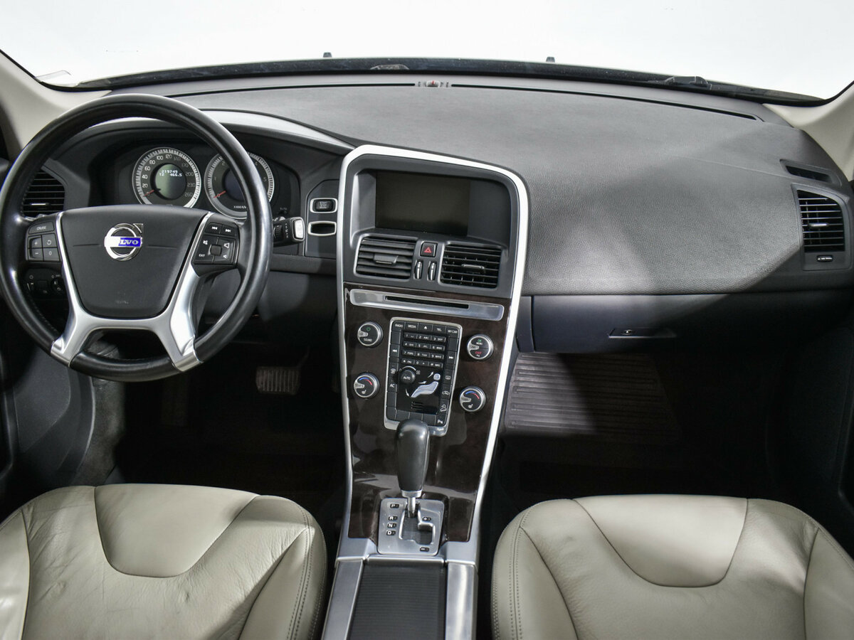 Volvo XC60 с пробегом — 2011 год. Фото: #13