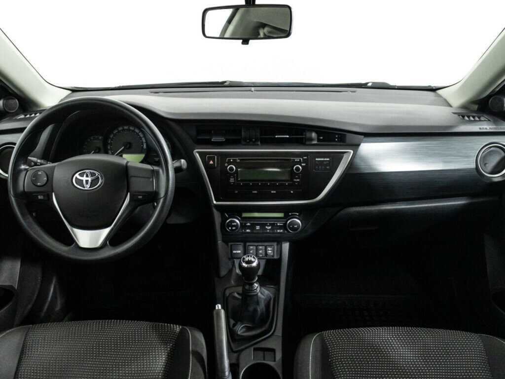 Toyota Auris с пробегом — 2014 год. Фото: #12