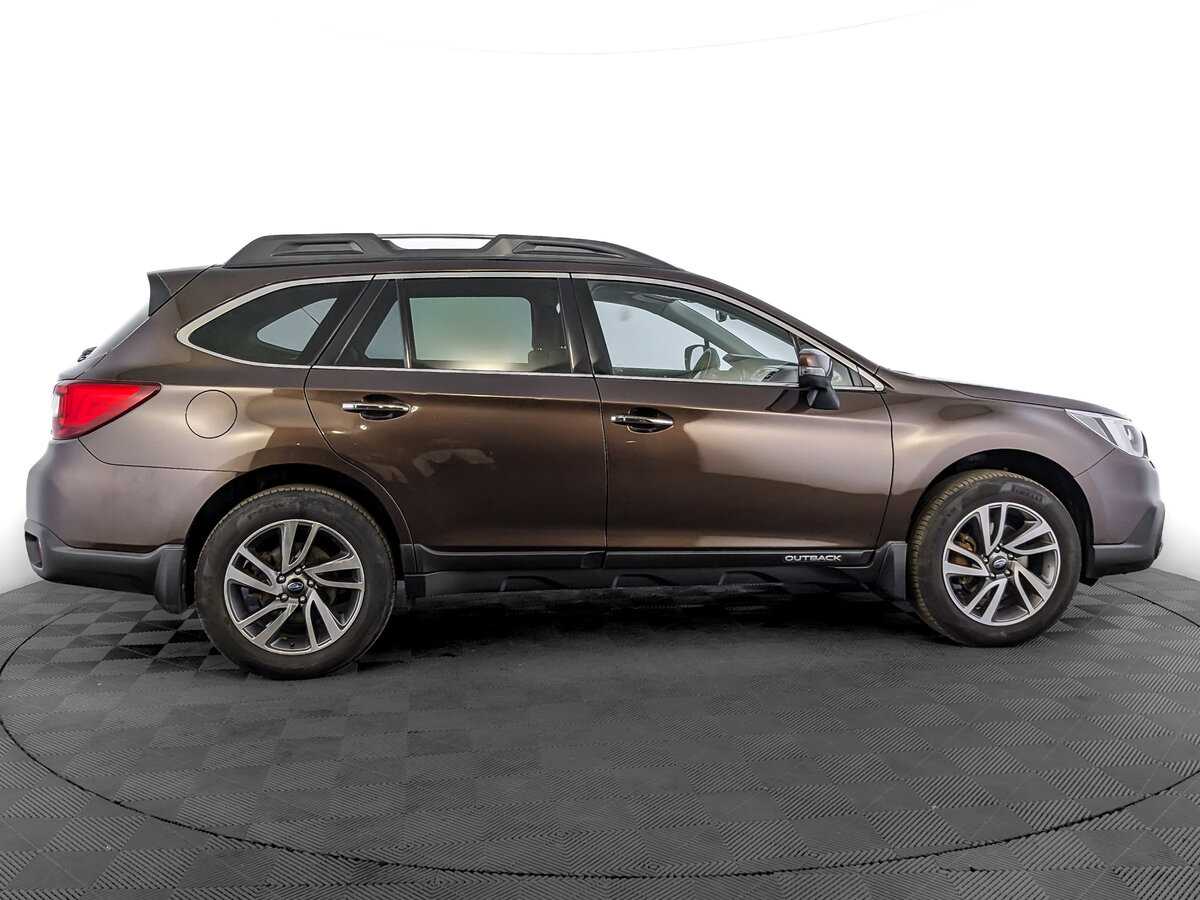 Subaru Outback с пробегом — 2017 год. Фото: #3