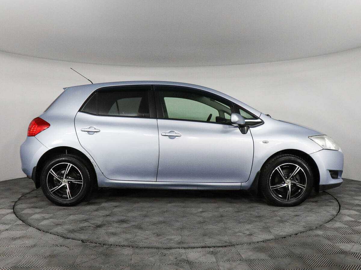 Toyota Auris с пробегом — 2007 год. Фото: #3