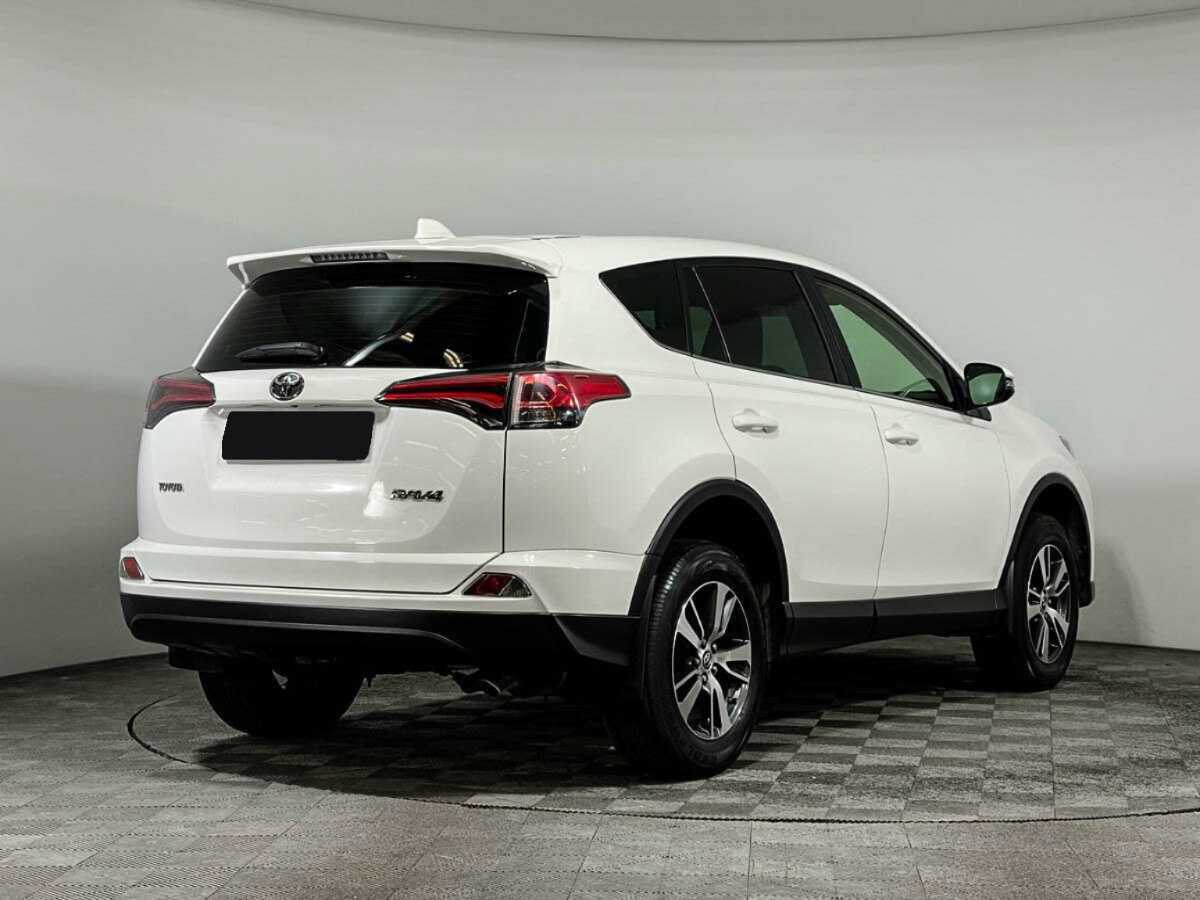 Toyota RAV4 с пробегом — 2016 год. Фото: #3