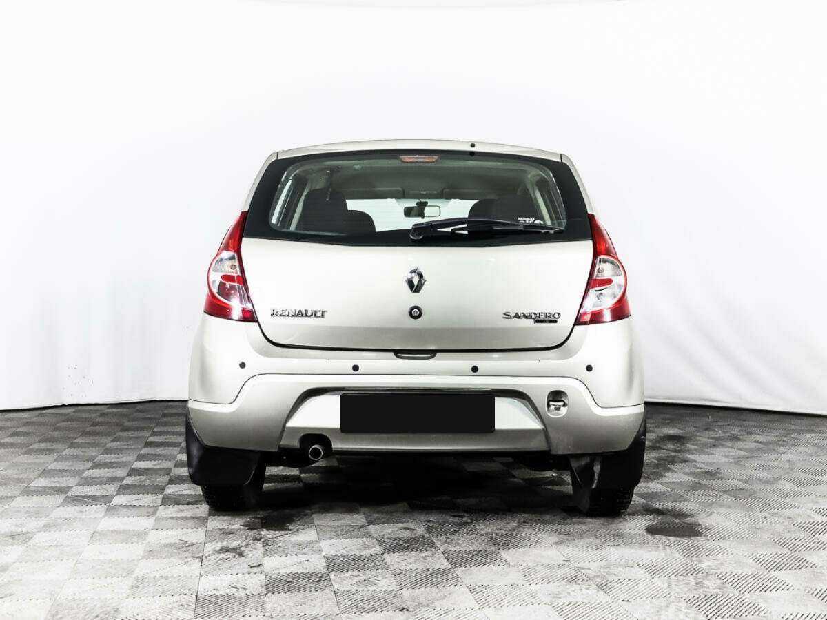 Renault Sandero с пробегом — 2010 год. Фото: #5