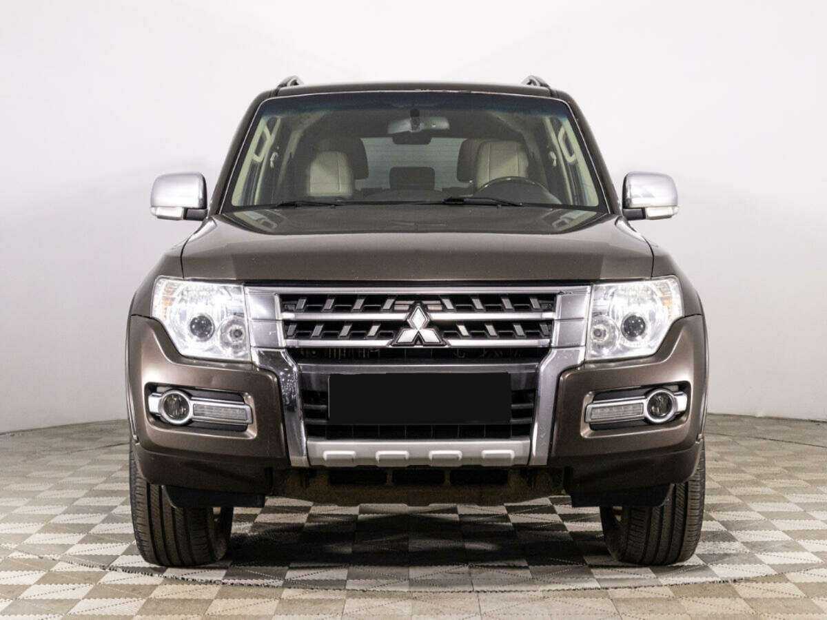 Mitsubishi Pajero с пробегом — 2017 год. Фото: #1