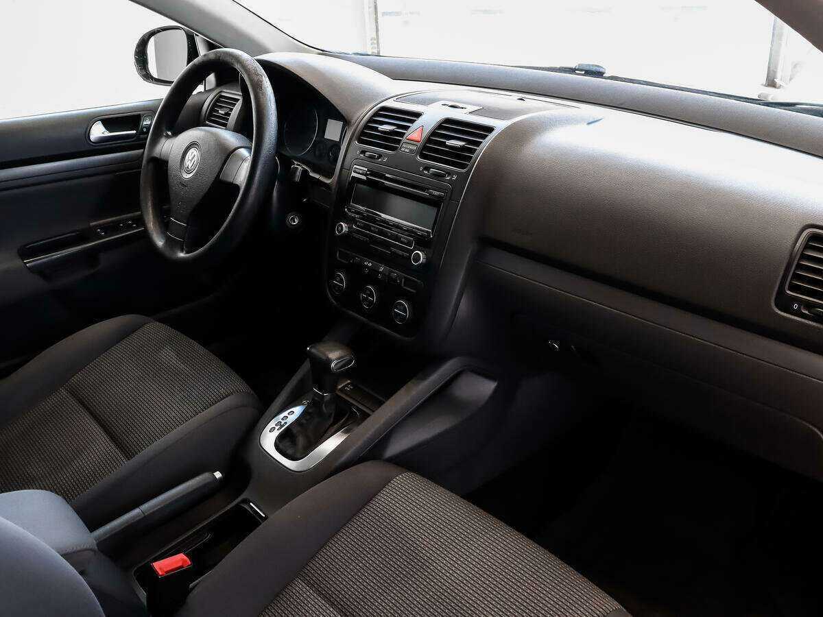 Volkswagen Jetta с пробегом — 2009 год. Фото: #12