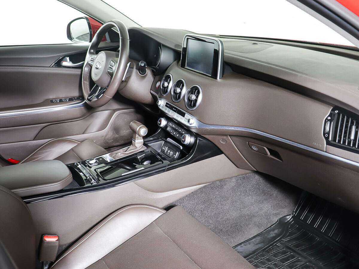 Kia Stinger с пробегом — 2018 год. Фото: #8