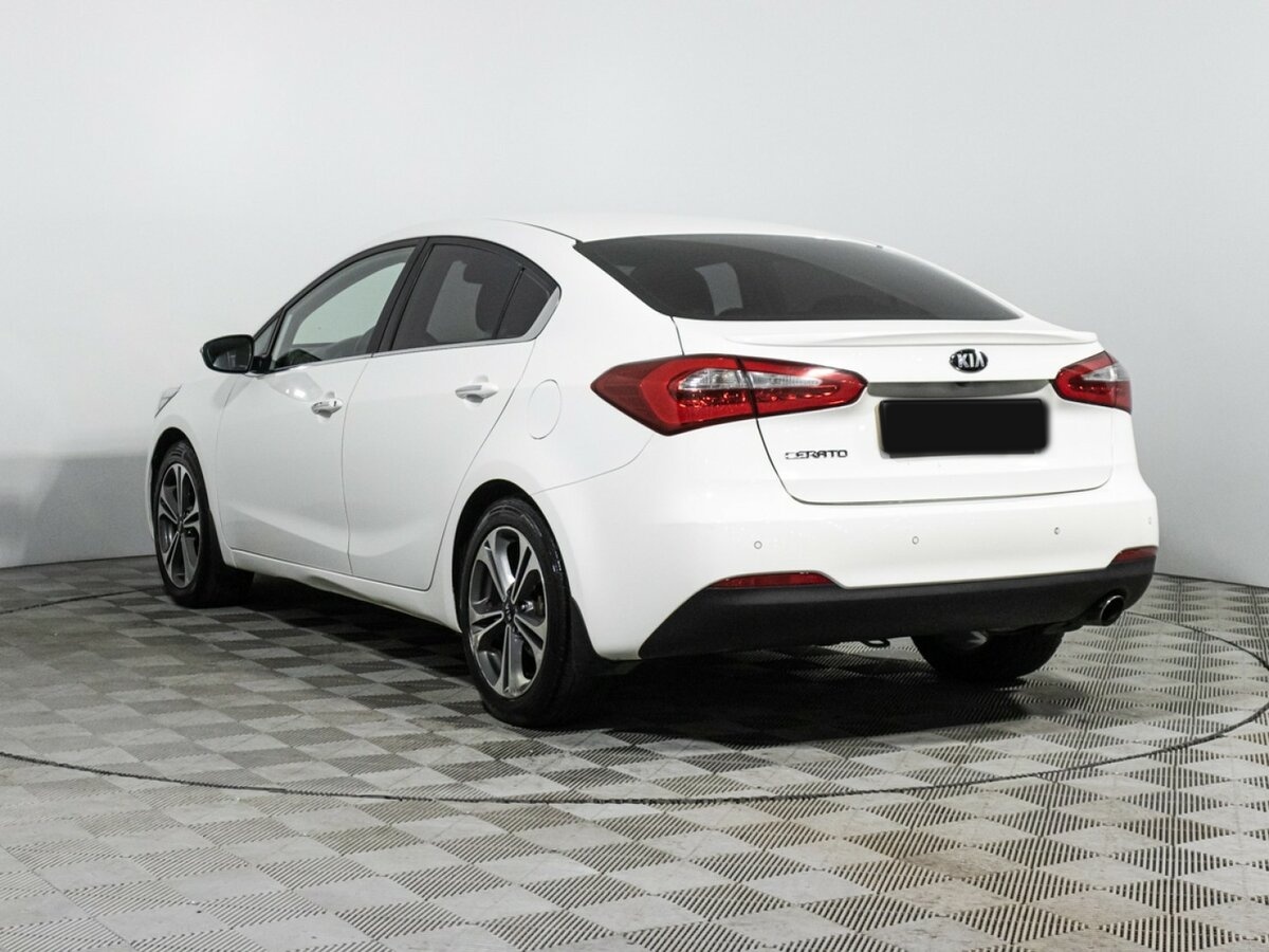Kia Cerato с пробегом — 2015 год. Фото: #6