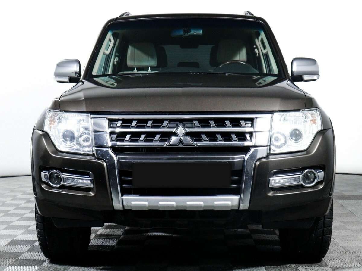 Mitsubishi Pajero с пробегом — 2017 год. Фото: #1
