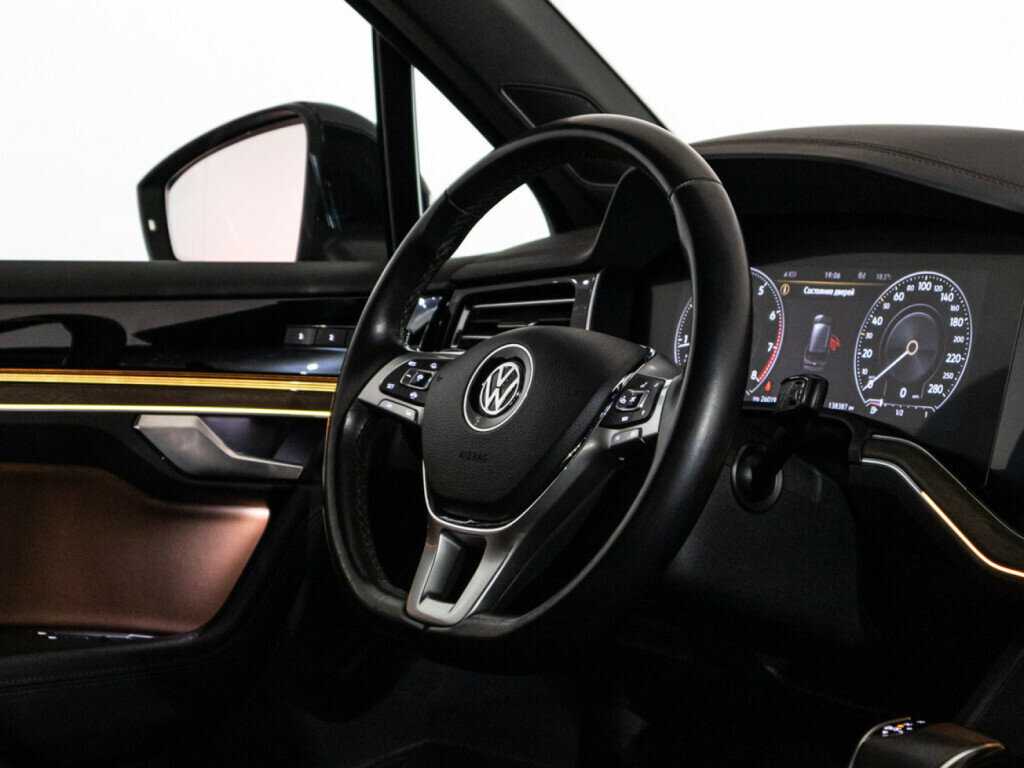 Volkswagen Touareg с пробегом — 2019 год. Фото: #25